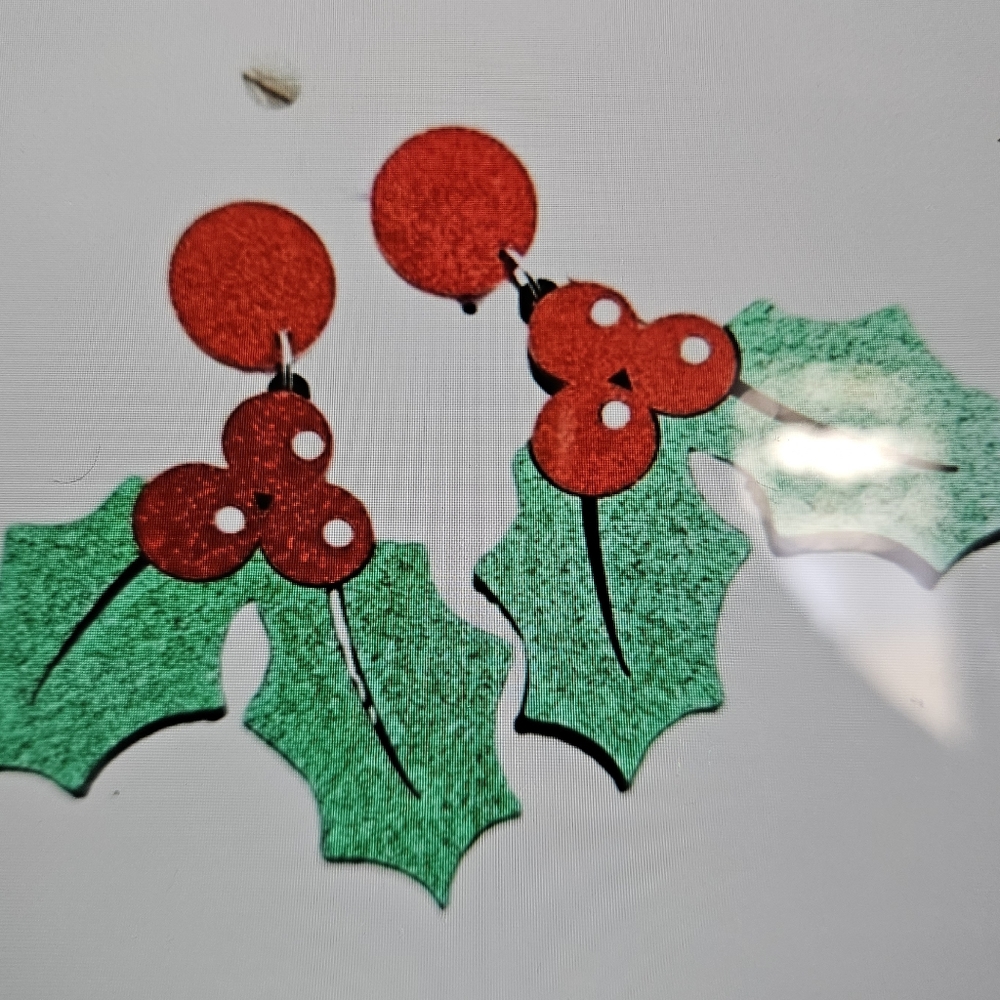 Atelier Sona Red and Green Holly Earrings - Picture 3 of 3